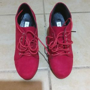 Women's Red Faux Suede High Heel Wedge Shoes Sz 8